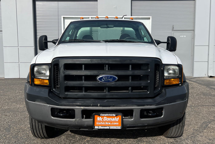 22006 Ford F-450 9' Stakebed - Front View
