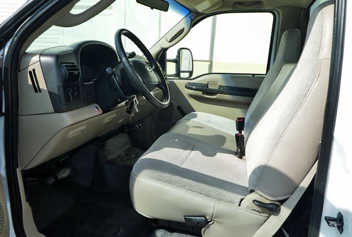 2006 Ford F-550 XL Truck w/ New 2-3 Yd Dump Body & New Hoist - Driver - Inside