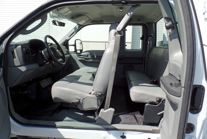 2007 Ford F-350 Super Duty XL Super Cab Utility - Inside Driver