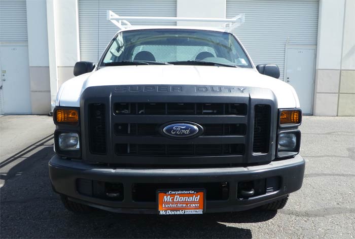 2008 Ford F-350 Super Duty XL Utility - Front View