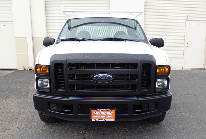2008 Ford F-350 Super Duty XL Utility - Front View 