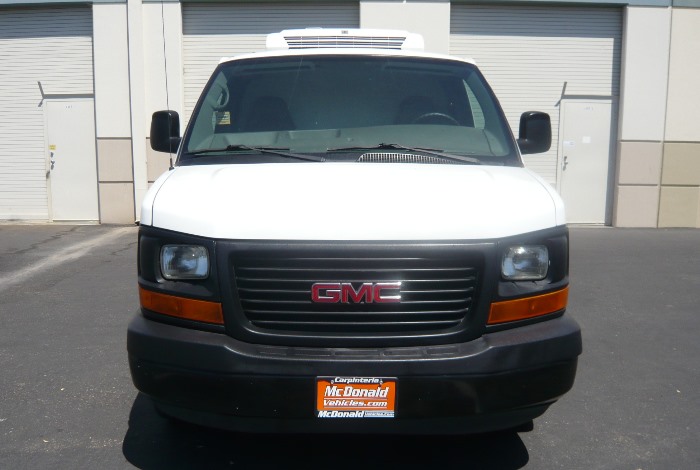 2008 GMC G3500 Extended Diesel  Refrig. Van -Front View
