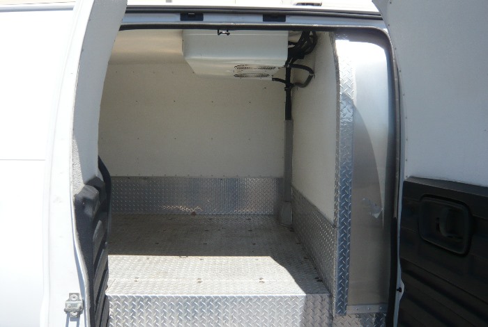2008 GMC G3500 Extended Diesel  Refrig. Van - Inside - Side Access