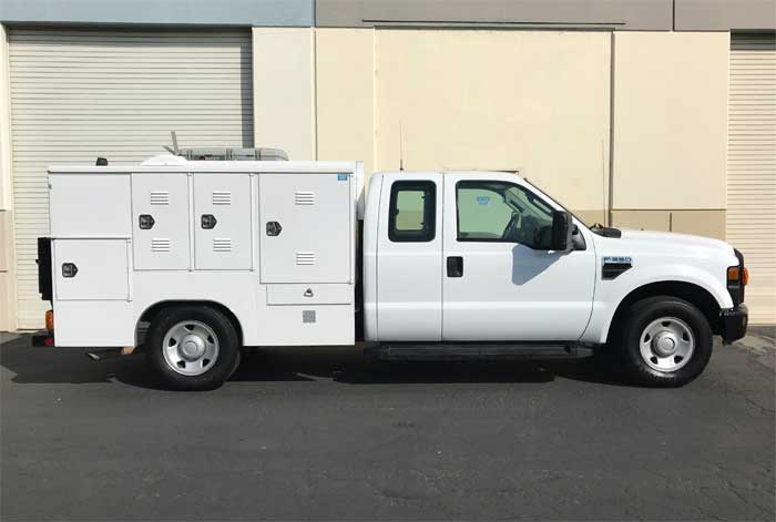 2009 Ford F-350 Super Duty XL Animal Transport/Rescue Utility  - Passenger Side