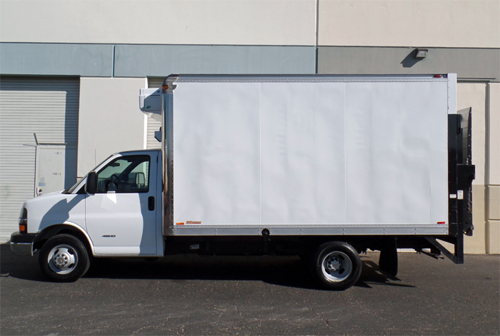 2011 Chev G4500 14’ Refrigerated Van w/ Only 27K, Electric Standby & Railgate - Driver