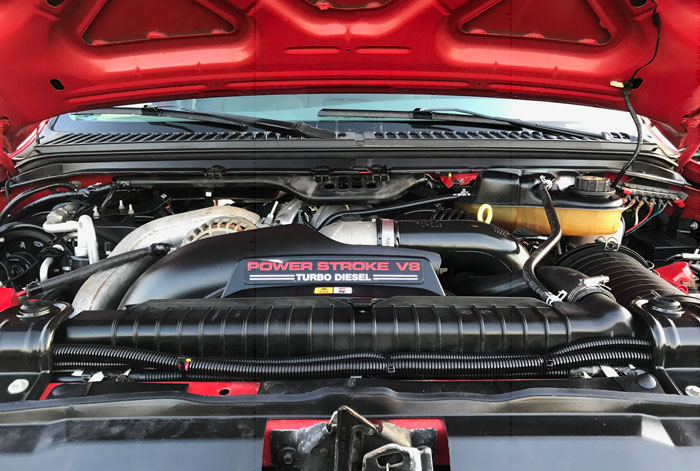2007 Ford F-450 XLTL 4 x 4 Crew Cab Utility - Engine Compartment