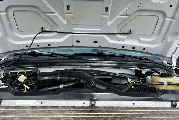 2009 Ford F-350 4WD  - Engine Compartment