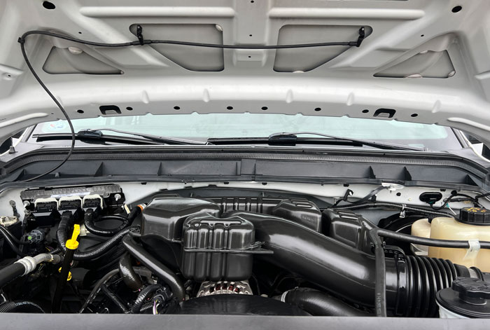 2015 Ford F-250 Crew Cab - Engine Compartment