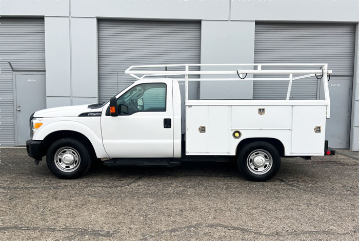 2015 Ford F-250 Utility -Driver