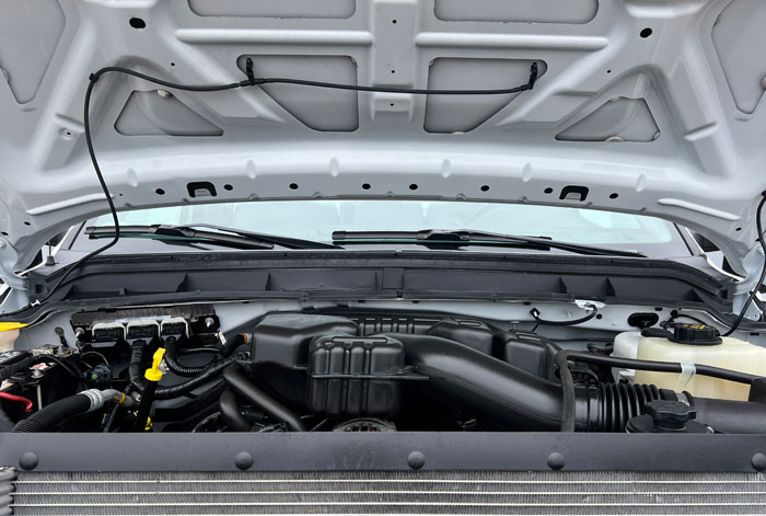 2016 Ford F-350 Utility - Engine Compartment