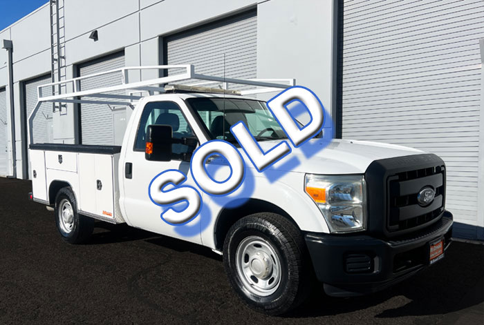 2015 Ford F-350 Utility w/ 39k mi. 